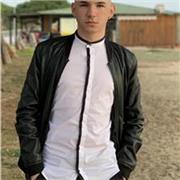 Sono un ragazzo universitario, con esperienza nelle ripetizioni in lingua inglese sul piano di studi elementare, medie e superiori